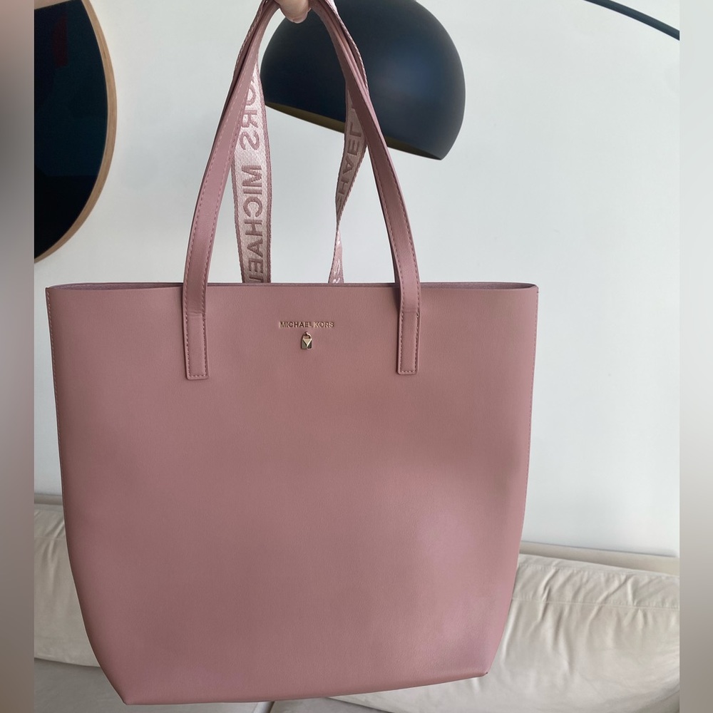 Michael Kors Pink Laptop Tote Corporate Barbie Bag 💖